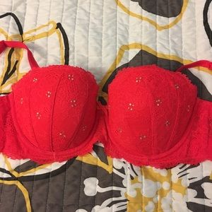 VS date bra